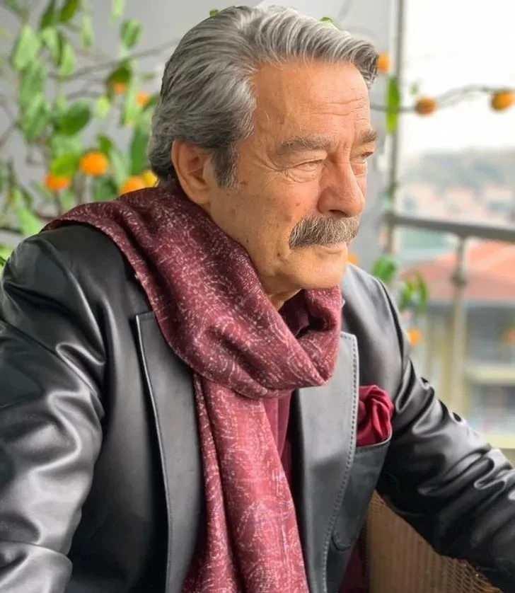 <p><span style="color:#B22222"><strong>1 YILDIR FİZİK TEDAVİ G&Ouml;R&Uuml;YORDU</strong></span></p>
