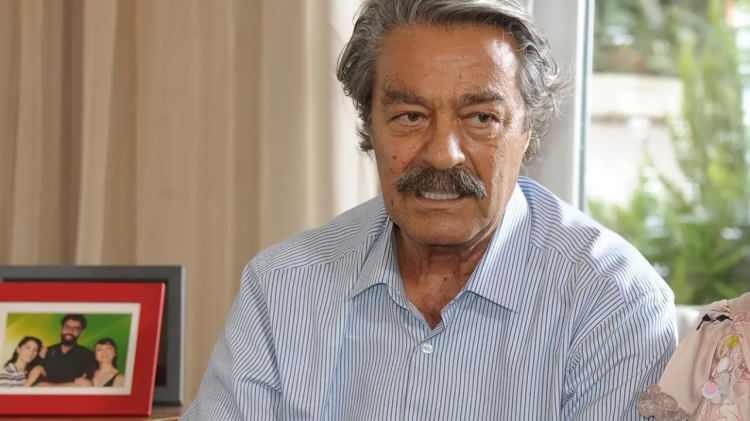 <p><span style="color:#B22222"><strong>SEVENLERİ KADİR İNANIR'I YALNIZ BIRAKMADI</strong></span></p>
