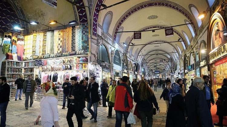 <p>G&uuml;ng&ouml;r, &ouml;rg&uuml;t&uuml;n HGS, vergi daireleri ve kont&ouml;r y&uuml;kleme gibi yasal siteleri kopyalayarak vatandaşların kredi kartı &ouml;demelerini paravan şirketlere ait POS cihazlarına y&ouml;nlendirdiğini, elde edilen gelirin d&ouml;viz b&uuml;roları aracılığıyla yasal sisteme sokulduğunu ifade etti.</p>
