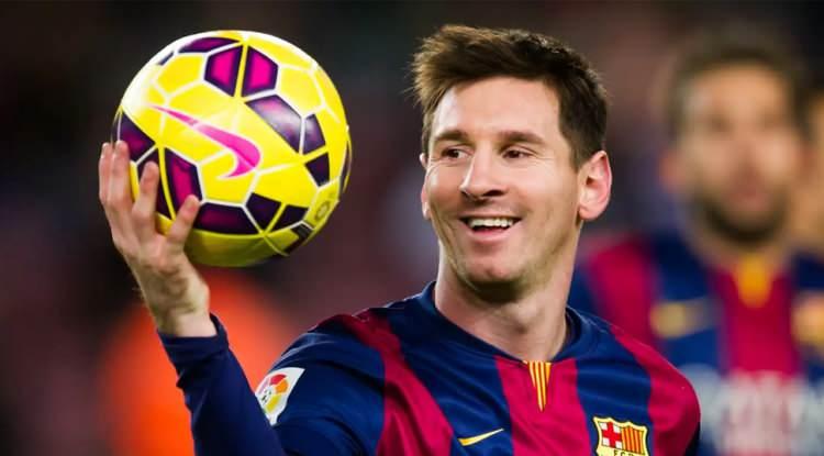 <p><span style="color:#B22222"><em><strong>Linonel Messi, katıldığı bir televizyon programında kendi hayatına dair &ccedil;ok konuşulacak itiraflarda bulundu. Gelecek planlarından bağımlısı olduğu sosyal medya uygulamalarına kadar her şeyi anlatan yıldız futbolcu, ChatGPT hakkında d&uuml;ş&uuml;ncelerini de paylaştı.</strong></em></span></p>
