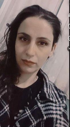 <p><span style="color:#A52A2A"><strong>CİNAYETE KURBAN GİTTİĞİ ORTAYA &Ccedil;IKTI</strong></span></p>

<p>&nbsp;</p>

<p>İstanbul Emniyet M&uuml;d&uuml;r&uuml; Selami Yıldız'ın talimatıyla Kayıp Şahıslar B&uuml;ro Amirliği b&uuml;nyesinde kurulan &ouml;zel ekip 13 Temmuz 2024 tarihinde kaybolan <strong><em><span style="color:#A52A2A">Nuriye Dilma&ccedil;'ın</span> </em></strong>bir cinayete kurban gittiğini belirledi.</p>

<p>&nbsp;</p>

<p>Polis olayla ilgili yaptığı incelemede 5 &ccedil;ocuk annesi Nuriye Dilma&ccedil;'ın eşinden bir s&uuml;re &ouml;nce ayrıldığını ancak eski eş Dursun D.'nin bir t&uuml;rl&uuml; peşini bırakmadığını tespit etti.</p>
