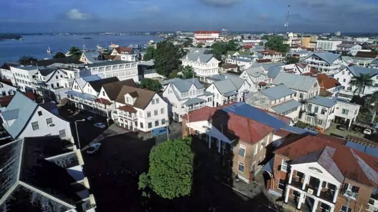 <p><span style="color:rgb(178, 34, 34)"><strong>Surinam</strong></span></p>

<p>&nbsp;</p>

<p>90 g&uuml;n vizesiz</p>
