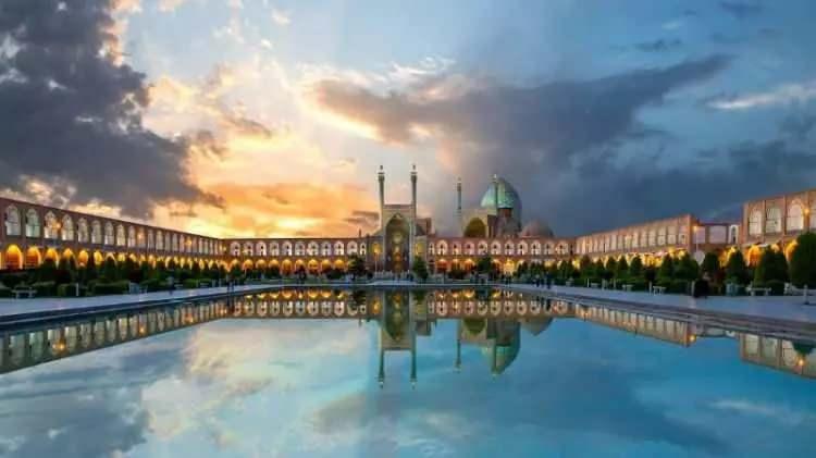 <p><span style="color:rgb(178, 34, 34)"><strong>İran</strong></span></p>

<p>&nbsp;</p>

<p>90 g&uuml;n vizesiz.</p>
