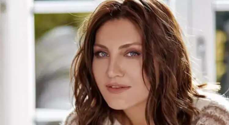 <p><strong>Ge&ccedil;tiğimiz Ekim ayında ilk kez babaanne olma mutluluğunu yaşayan &uuml;nl&uuml; şarkıcı Sibel Can, oğlu ve gelinine yaptığı milyon dolarlık bebek hediyesiyle herkesi şaşırttı.&nbsp;</strong><em><strong>​</strong></em></p>
