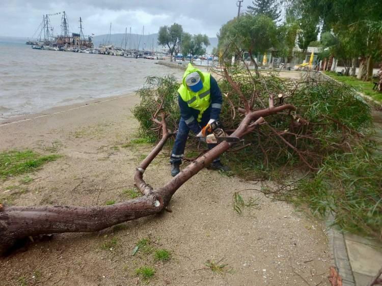 <p>4 KİŞİ HAYATINI KAYBETTİ</p>
