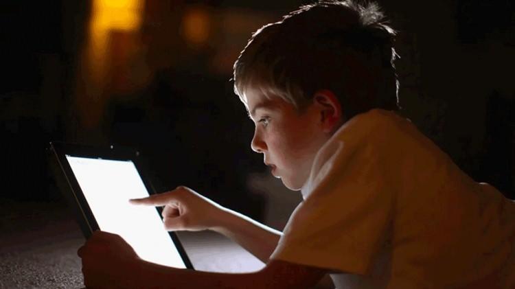 <p>T&uuml;rkiye'de &ccedil;ocukların dijital g&uuml;venliğini artırmaya y&ouml;nelik &ouml;nemli bir adım atılıyor.&nbsp;</p>
