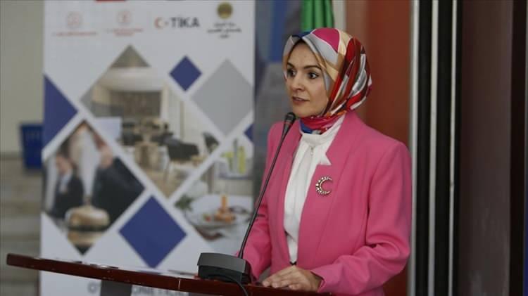 <p>Bakan G&ouml;ktaş, sosyal medyanın kontrols&uuml;z kullanımının &ccedil;ocukların psikolojik, sosyal ve duygusal gelişimi &uuml;zerinde olumsuz etkiler yaratabildiğine dikkat &ccedil;ekti.</p>

<p>&nbsp;</p>
