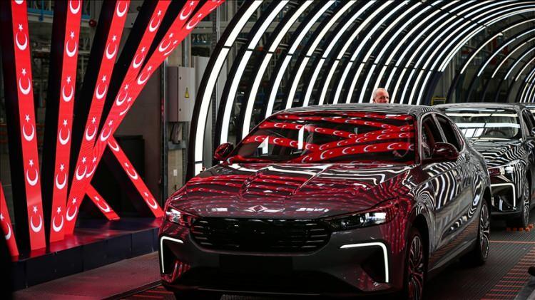 <p>T&uuml;rkiye&rsquo;nin yerli otomobil &uuml;reticisi Togg, 2025 yılını 39 bin 20 adetlik rekor bir satış grafiğiyle geride bırakırken, 2026 yılının ilk &ccedil;eyreğinde otomobil piyasasını sarsacak devasa bir finansman paketini devreye aldı. Euro NCAP testlerinden 5 yıldız alarak g&uuml;venlik standartlarını tescilleyen T10X ve T10F modelleri i&ccedil;in hazırlanan kampanya, hem bireysel hem de kurumsal alıcılar i&ccedil;in radikal se&ccedil;enekler sunuyor. Avrupa'nın en g&uuml;venli otomobilleri arasında yer alan ve Euro NCAP'ten 5 yıldız alan Togg T10X ve T10F'in kredi kampanyasının detayları belli oldu.</p>

<p>&nbsp;</p>
