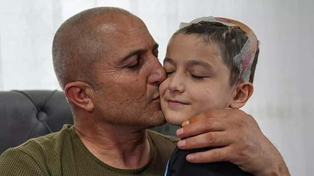 <p><span style="color:#A52A2A"><strong>SANIKLAR BERAAT ETTİ&nbsp;</strong></span></p>

<p>&nbsp;</p>

<p>Olaya ilişkin Ankara Cumhuriyet Başsavcılığı tarafından y&uuml;r&uuml;t&uuml;len soruşturma kapsamında; Ankara B&uuml;y&uuml;kşehir Belediye Başkanlığı Veteriner İşleri Şube M&uuml;d&uuml;r&uuml; Mustafa Şener ve Ke&ccedil;i&ouml;ren Belediye Başkanlığı &Ccedil;evre Koruma Şube M&uuml;d&uuml;r Vekili Asena &Uuml;lk&uuml; &Uuml;nal hakkında <em><strong>"İhmali davranışlarla g&ouml;revi k&ouml;t&uuml;ye kullanmak" </strong></em>su&ccedil;undan 3'er aydan 1'er yıla kadar hapis istemiyle dava a&ccedil;ıldı.</p>

<p>&nbsp;</p>

<p>Ankara 62'nci Asliye Ceza Mahkemesi'nde g&ouml;r&uuml;len davada, sanıklar<span style="color:#A52A2A"><strong><em> Asena &Uuml;lk&uuml; &Uuml;nal ve Mustafa Şener beraat etti.</em></strong></span></p>
