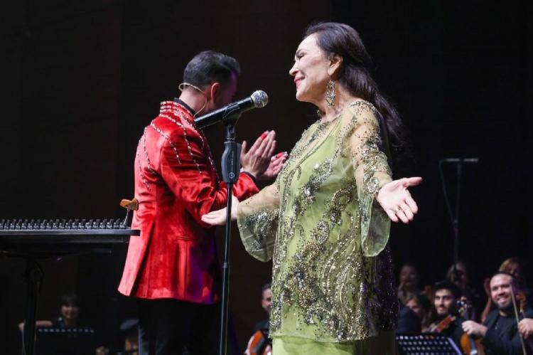 <p><strong>Usta sanat&ccedil;ı, daha &ouml;nce de 'İyiliğin Sultanı Turnesi'&nbsp;kapsamında farklı şehirlerde sahne almıştı.</strong></p>
