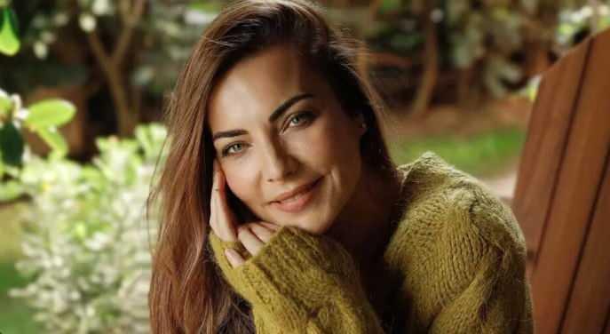 <p><span style="color:#B22222"><strong>&nbsp;BURCU KARA</strong></span></p>

<p><em><strong>"Bence bu d&uuml;zenlemeye ihtiya&ccedil; var. &Ccedil;&uuml;nk&uuml; anne-babalar olarak biz &ccedil;ocuklarımızı takip etmeye &ccedil;alışıyoruz ama bazen arkamızı d&ouml;nd&uuml;ğ&uuml;m&uuml;zde başka bir video, tanıtım, reklam &ouml;nerisi &ccedil;ıkabiliyor. Kendi &ccedil;ocuklarımla bunu yaşıyorum. Bu y&uuml;zden bu konu hayata ge&ccedil;irilebilirse &ccedil;ok mutlu olurum."</strong></em></p>
