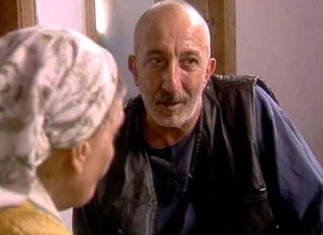 <p>G&ouml;zlerden uzak bir yaşam s&uuml;ren İnkaya, Beyoğlu'nda g&ouml;r&uuml;nt&uuml;lendi.</p>
