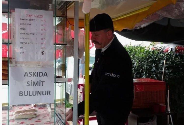 <p><span style="color:#FF0000"><strong>"İLA&Ccedil;LARA BAĞLI OLARAK YAŞIYORUM"</strong></span></p>

<p><strong>Şimdiki hayatı hakkında konuşan emektar oyuncu, son &uuml;&ccedil; yılda ciddi sağlık sorunlarıyla m&uuml;cadele ettiğini belirterek "Beynime pıhtı attı, bağırsak kanseriyle uğraştım, kalp krizi ge&ccedil;irdim. İla&ccedil;lara bağlı olarak yaşıyorum. Diksiyonum bozuldu ama d&uuml;zeltmeye &ccedil;alışıyorum.'' ifadelerini kullandı.</strong></p>
