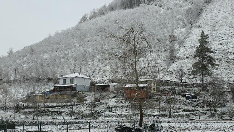 D&uuml;zce'de vatandaş diken &uuml;st&uuml;nde: Muhtar k&ouml;y&uuml; boşaltın &ccedil;ağrısında bulundu 
