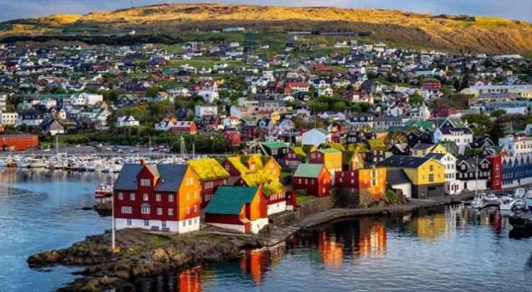 <p><span style="color:#B22222"><strong>FAROE ADALARI</strong></span></p>

<p>&nbsp;</p>

<p>Savunma Danimarka'nın sorumluluğundadır.</p>

<p>&nbsp;</p>
