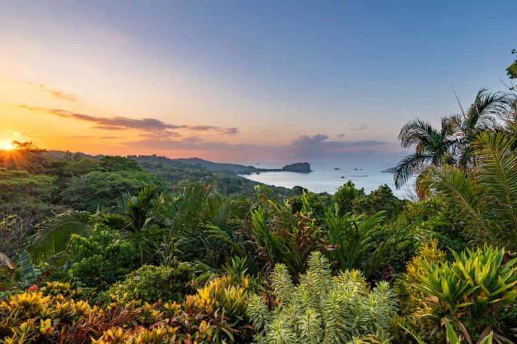 <p><span style="color:#B22222"><strong>KOSTA RİKA</strong></span></p>

<p>&nbsp;</p>

<p>Ordu 1948'de kaldırıldı. Uzmanlaşmış polis birimleri ABD ve Kolombiya tarafından eğitiliyor.</p>
