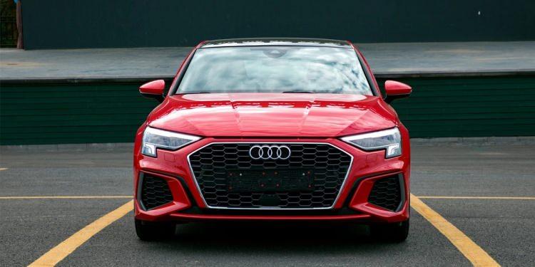 <p><strong><span style="color:#B22222">AUDİ A3 SPORTBACK TFSI 110 KW ADVANCED S TRONİC</span>&nbsp; |&nbsp; 3 MİLYON 261 BİN TL</strong></p>
