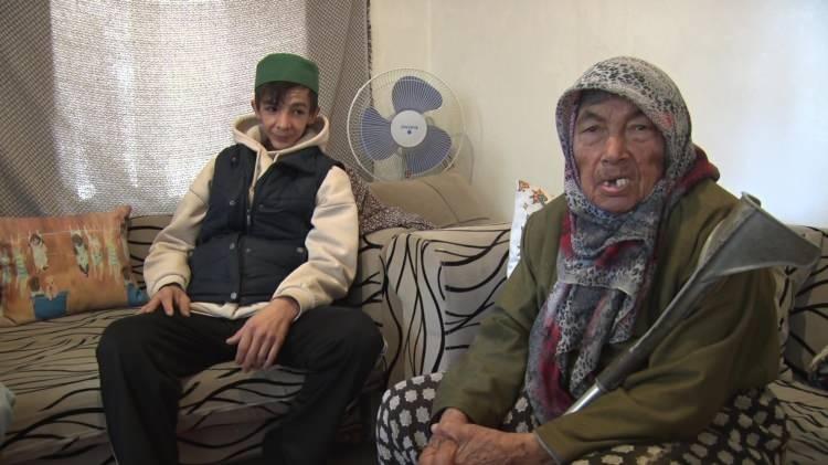 B&ouml;ylesi g&ouml;r&uuml;lmedi! Soyduğu eve bakmaları i&ccedil;in nenesini bıraktı