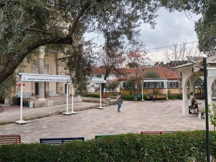 Camide ilgin&ccedil; hadise: Cemaat ne yaptıysa ikna edemedi!