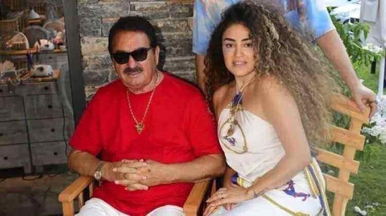 <p><strong>İbrahim Tatlıses, kızının Bodrum'daki evinde kendisine kumanda fırlattığını &ouml;ne s&uuml;rerek şikayet&ccedil;i olmuştu. S&ouml;z konusu olayın ardından Tatlıses, y&uuml;r&uuml;t&uuml;len soruşturma kapsamında ifade vermek i&ccedil;in &ouml;nceki g&uuml;n adliyeye gitti. Usta sanat&ccedil;ı, ifadesinde kızı Dilan &Ccedil;ıtak'tan şikayet&ccedil;i olduğunu s&ouml;yledi.</strong></p>
