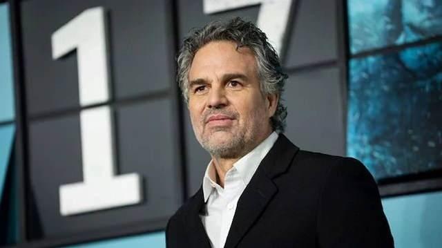 <p><strong>Bug&uuml;ne dek Hollywood'un birbirinden başarılı yapımlarıyla adından s&ouml;z ettiren ABD'li d&uuml;nyaca &uuml;nl&uuml; akt&ouml;r Mark Ruffalo, bu yıl 83. kez d&uuml;zenlenen ve Oscar'ın habercisi olarak kabul edilen 'Altın K&uuml;re &Ouml;d&uuml;lleri'nde &ccedil;ok konuşulan a&ccedil;ıklamalara imza attı.</strong></p>
