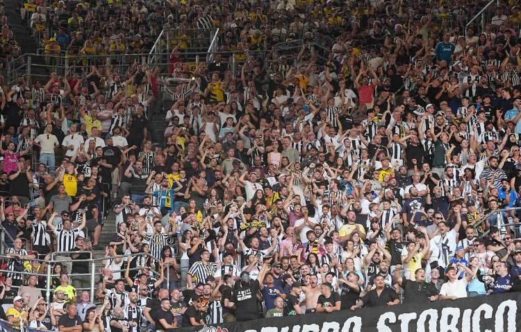 <p>6-Juventus (174,9 milyon)</p>
