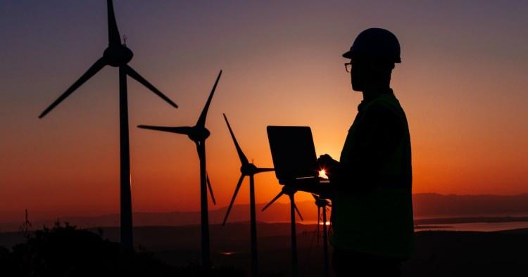 <p><span style="color:#B22222"><strong>YENİLENEBİLİR ENERJİ M&Uuml;HENDİSİ:</strong></span></p>

<p>&nbsp;</p>

<p>G&uuml;neş, r&uuml;zgar ve &ouml;zellikle 2026'da &ouml;ne &ccedil;ıkan Hidrojen enerjisi &uuml;zerine &ccedil;alışan m&uuml;hendisler.</p>
