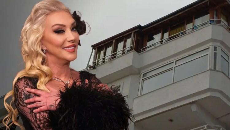 <p>&Uuml;nl&uuml; sanat&ccedil;ının kızı Tuğyan &Uuml;lkem G&uuml;lter, <strong>"tasarlayarak kasten &ouml;ld&uuml;rme"</strong> su&ccedil;undan tutuklanmıştı.&nbsp;</p>

<p>​</p>
