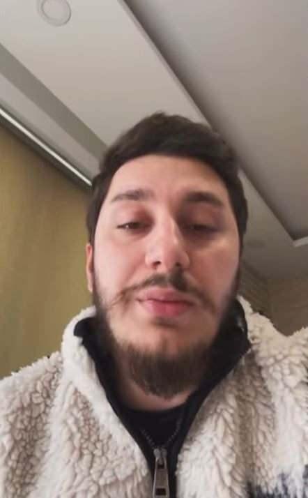 <p>Sosyal medyada video &ccedil;eken Tuğberk, "<strong>Uzun s&uuml;redir bir şey paylaşmıyorum. Zamanımın &ccedil;oğu bana atılan iftiraları, yorumları, mesajları, k&uuml;f&uuml;rleri ve yalanları not etmekle ge&ccedil;iyor." </strong>dedi.</p>
