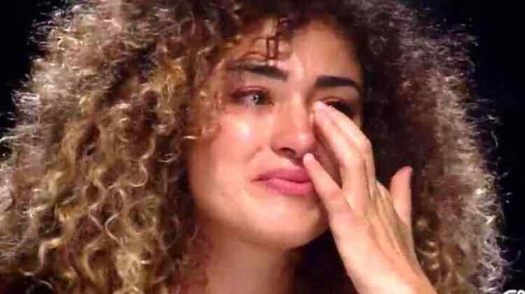 <p><span style="color:#0000CD"><strong>NE OLMUŞTU?</strong></span></p>

<p><span style="color:#0000CD"><strong>İddialara g&ouml;re &Ccedil;ıtak, Bodrum'da bir kahvaltı sırasında babası İbrahim Tatlıses'e kumanda fırlatmış ve kumandanın silah sayılması &uuml;zerine soruşturma başlatılmıştı.</strong></span></p>
