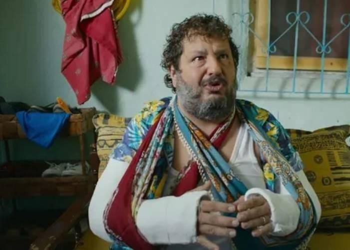 <p><span style="color:#B22222"><strong>KIZININ GELECEĞİ İ&Ccedil;İN NAKLİ REDDETTİ</strong></span></p>

<p>Tosun&rsquo;un, ailesinde b&ouml;brek yetmezliği olduğu i&ccedil;in kızı Zeynep Kiraz&rsquo;ın sağlığını ve ileride anne olabilme isteğini d&uuml;ş&uuml;nerek ondan b&ouml;brek almayı kabul etmediği &ouml;ğrenildi.</p>
