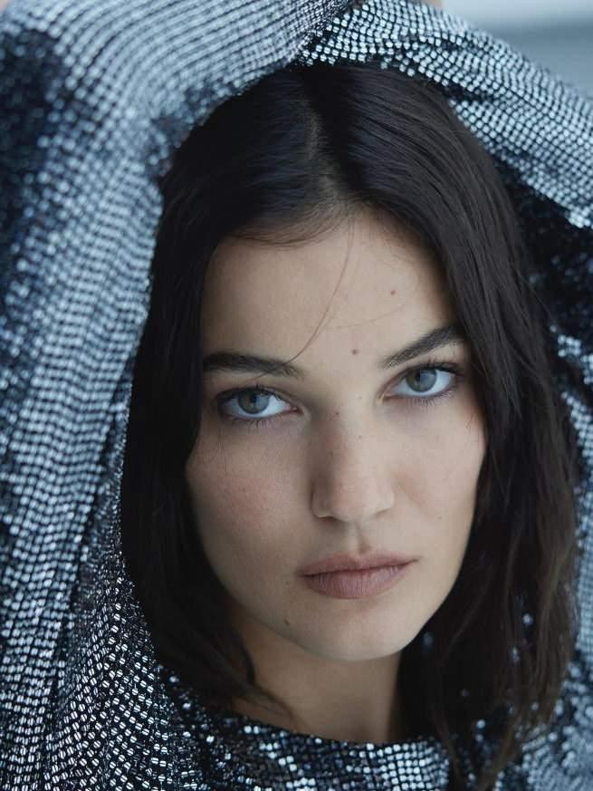 <p><strong>Yargı dizisinin ardından ekranlardan uzaklaşan <span style="color:#800080">Pınar Deniz</span>, katıldığı davette kariyerine kaldığı yerden devam edeceğini duyurdu.</strong></p>
