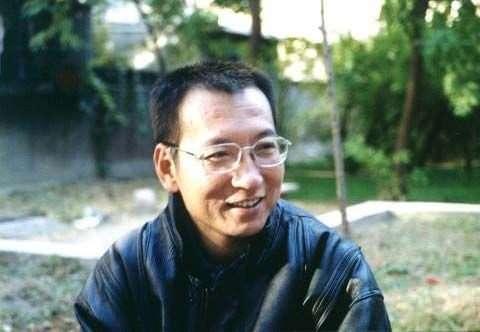 <p><strong><span style="color:#B22222">2010&nbsp; |&nbsp;&nbsp;LİU XİAOBO</span>&nbsp;</strong> -&nbsp; İnsan Hakları Savunu</p>
