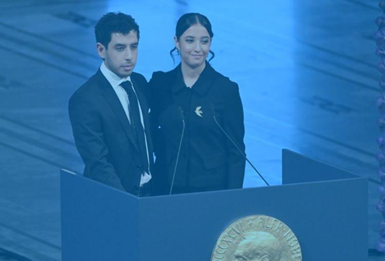 <p><strong>&Ouml;D&Uuml;L&Uuml;N VERİLİŞ NEDENİ</strong></p>

<p>&nbsp;</p>

<p>İran'da kadınların baskıya karşı m&uuml;cadelesi ve herkes i&ccedil;in insan hakları ve &ouml;zg&uuml;rl&uuml;ğ&uuml; savunma m&uuml;cadelesinden dolayı</p>
