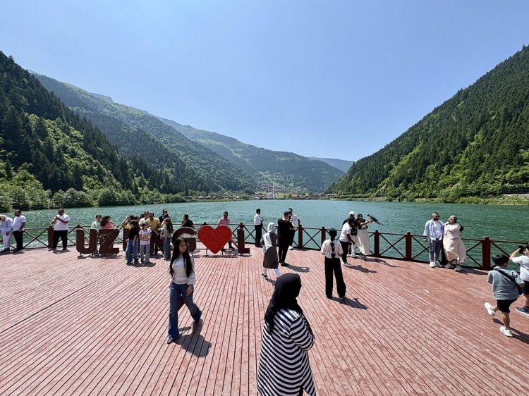 <p>S&uuml;mela Manastırı, yaylalar ve sisli dağ manzaralarıyla Trabzon, Karadeniz'in en etkileyici şehirlerinden biri.</p>
