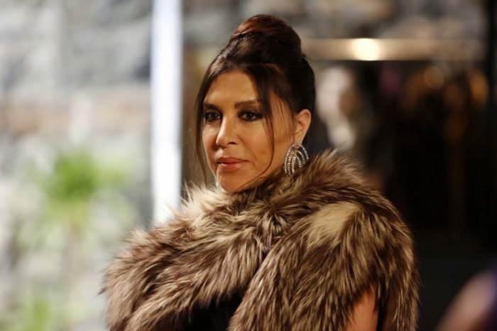 <p><span style="color:#B22222"><strong>VASİYETİNİ HAZIRLADIĞINI DUYURDU</strong></span></p>

<p>81 yaşında olan g&uuml;zel oyuncu, &ouml;l&uuml;mden korkmasına rağmen hayatın ger&ccedil;eklerini g&ouml;z ardı edemeyeceğini annesinin vefatından sonra vasiyetini hazırladığını a&ccedil;ıkladı.</p>

<p>&nbsp;</p>
