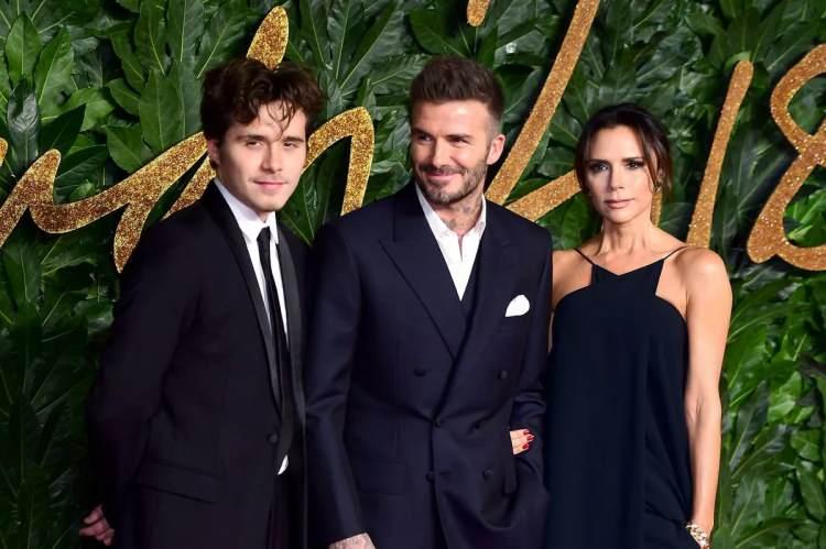 <p><strong>Bir d&ouml;nem "&ouml;rnek aile" olarak g&ouml;sterilen Beckham ailesi, son g&uuml;nlerde aile i&ccedil;inde yaşanan krizlerle magazin d&uuml;nyasında en &ccedil;ok konuşulan isimler arasında yer alıyor.</strong></p>
