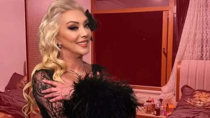 <p><strong>26 Eyl&uuml;l 2025 tarihinde Yalova'daki evinin 6. katında bulunan teras camından d&uuml;şerek hayatını kaybeden, arabesk m&uuml;ziğin g&uuml;&ccedil;l&uuml; sesi G&uuml;ll&uuml;'n&uuml;n ş&uuml;pheli &ouml;l&uuml;m&uuml;yle ilgili y&uuml;r&uuml;t&uuml;len soruşturmada yeni bir gelişme yaşandı.</strong></p>
