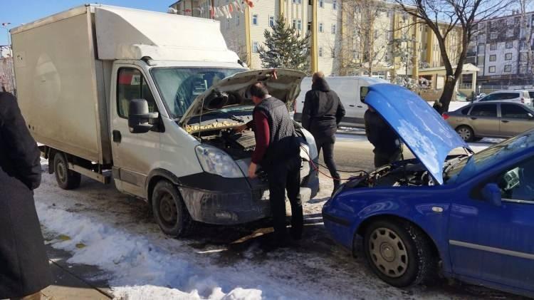 Ardahan'da hayat dondu: Termometreler eksi 27,4 dereceyi g&ouml;sterdi