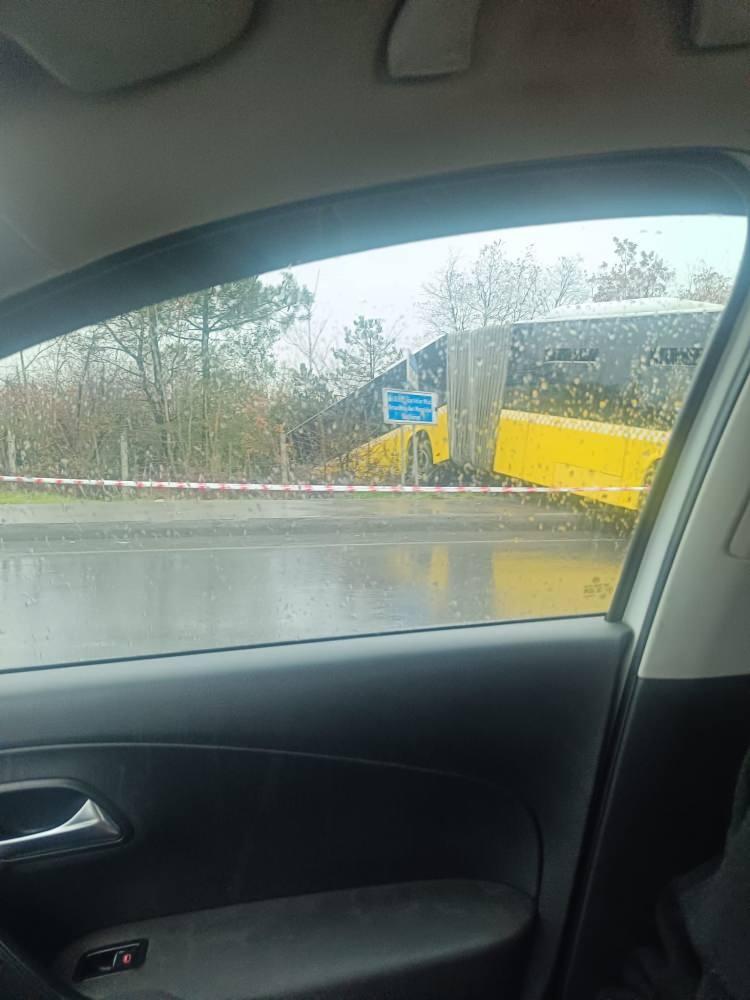 <p>Olay yerine sağlık ve polis ekipleri sevk edildi.&nbsp;</p>
