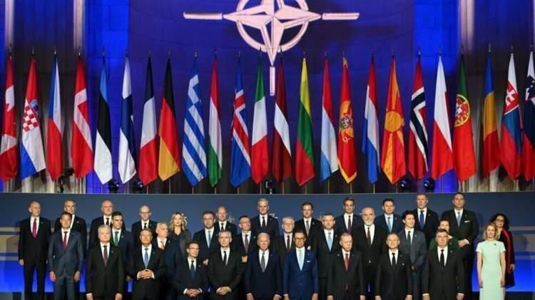 <p><span style="color:#B22222"><strong>İŞTE D&Uuml;NYANIN EN UZUN LİDERLERİ!</strong></span></p>

<p>&nbsp;</p>
