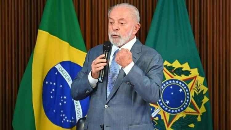 <p><strong><span style="color:#B22222">39)&nbsp; LULA DA SİLVA</span>&nbsp; |&nbsp; 168 metre</strong></p>

<p>&nbsp;</p>

<p><strong>Brezilya Devlet Başkanı</strong></p>
