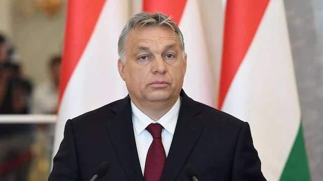 <p><strong><span style="color:#B22222">27)&nbsp; VIKTOR ORBAN</span>&nbsp; |&nbsp; 1.74 m</strong></p>

<p>&nbsp;</p>

<p><strong>Macaristan Başbakanı</strong></p>
