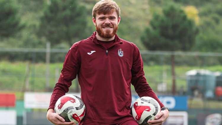 <p>S&ouml;z konusu teklifin 4 milyon euro kiralama bedeli ve 20 milyon euro zorunlu satın alma maddesini i&ccedil;erdiği ifade edildi.<br />
<br />
(61SAAT)</p>
