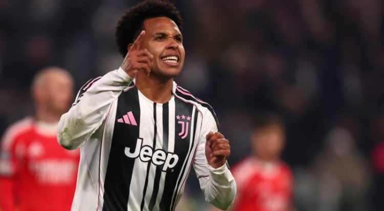 <p>Orta saha arayışını s&uuml;rd&uuml;ren Fenerbah&ccedil;e y&ouml;netimi, Weston McKennie'yi listesine ekledi.<br />
<br />
Juventus'ta sezon sonu s&ouml;zleşmesi bitecek olan ABD'li yıldızla &ouml;n temas kuruldu.<br />
<br />
(SABAH)</p>
