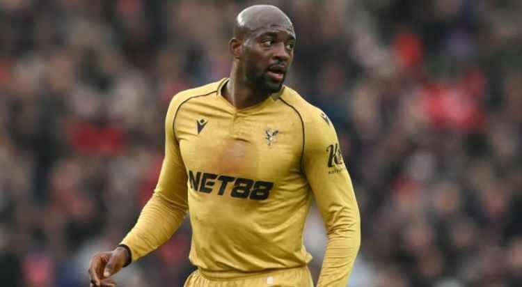 <p>En-Nesyri ile yollarını ayırmaya hazırlanan Fenerbah&ccedil;e, Vedat Muriqi ya da Jean-Philippe Mateta ile dolduracak.<br />
<br />
Birka&ccedil; g&uuml;n i&ccedil;inde sarı-lacivertliler iki golc&uuml;den birini İstanbul'a getirecek.<br />
<br />
(FOTOMA&Ccedil;)</p>
