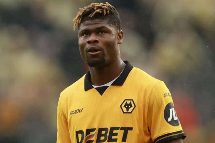 <p>Paulista, Svensson ve Jurasek ayrılıklarının ardından transferde &ouml;nceliği savunmaya veren Beşiktaş, Emmanuel Agbadou ile her konuda anlaştı.<br />
<br />
İngiliz ekibiyle yapılan bonservis pazarlığında 15 milyon Euro artı bunuslar karşılığında imza an meselesi.<br />
<br />
(FOTOMA&Ccedil;)</p>
