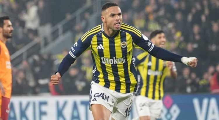 <p>Fenerbah&ccedil;e, En-Nesyri'nin ayrılığı i&ccedil;in Juventus ile el sıkıştı.<br />
<br />
İtalyan ekibi, golc&uuml; oyuncuyu 5 milyon Euro'ya kiralayacak. S&ouml;zleşmeye ayrıca 19+3 milyon Euro'luk satın alma opsiyonu eklenecek.<br />
<br />
(T&Uuml;RKİYE)</p>
