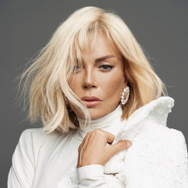 <p><strong>G&uuml;&ccedil;l&uuml; sesi ve unutulmaz şarkılarıyla 70'li yıllara damga vuran Semiramis Pekkan, bir s&uuml;redir yaşadığı sağlık sorunlarıyla sevenlerini endişelendiriyor.</strong></p>
