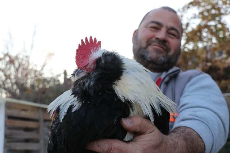 <p>Herhangi bir sorun olduğunda 20 kilometre uzaklıktaki evinden geldiğini belirten adam ş&ouml;yle devam etti:</p>

<p>&nbsp;</p>

<p><strong>"Geceleri de bek&ccedil;i arkadaşlarım da k&uuml;meslerde bir sorun olduğunda haber veriyor bende 20 kilometre mesafedeki evimden hemen geliyorum gereken m&uuml;dahaleyi yapıp evime geri d&ouml;n&uuml;yorum."</strong></p>
